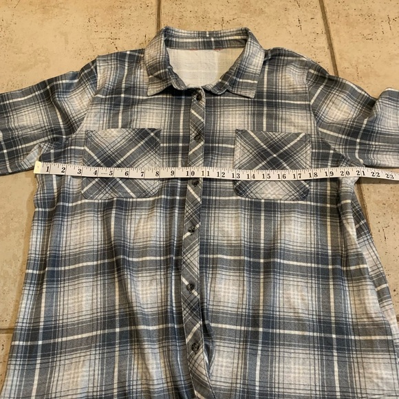 Gray Plaid Flannel Button-Down Shirt - Size XL - Picture 3 of 5